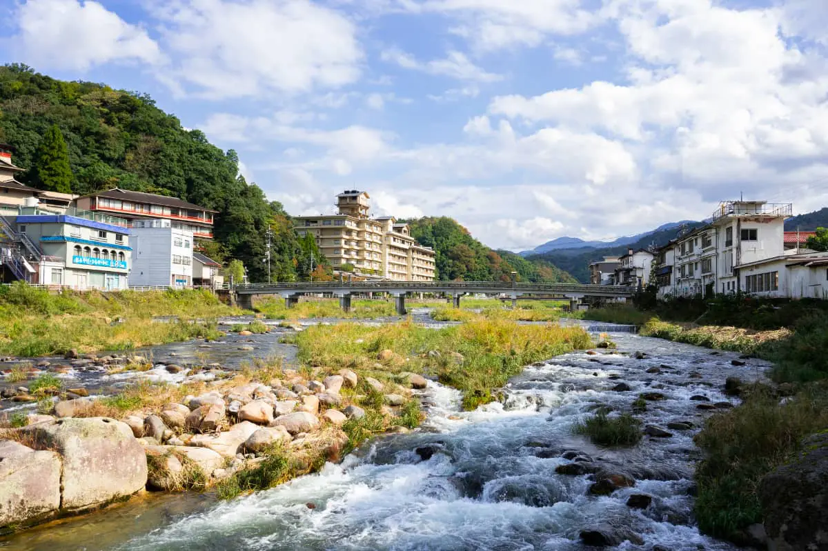 世界屈指の温泉の名湯!鳥取県三朝温泉 10,000円✖2枚❣ 宿泊 世界屈指の温泉の名湯!鳥取県三朝温泉 10,000円✖2枚❣ 宿泊