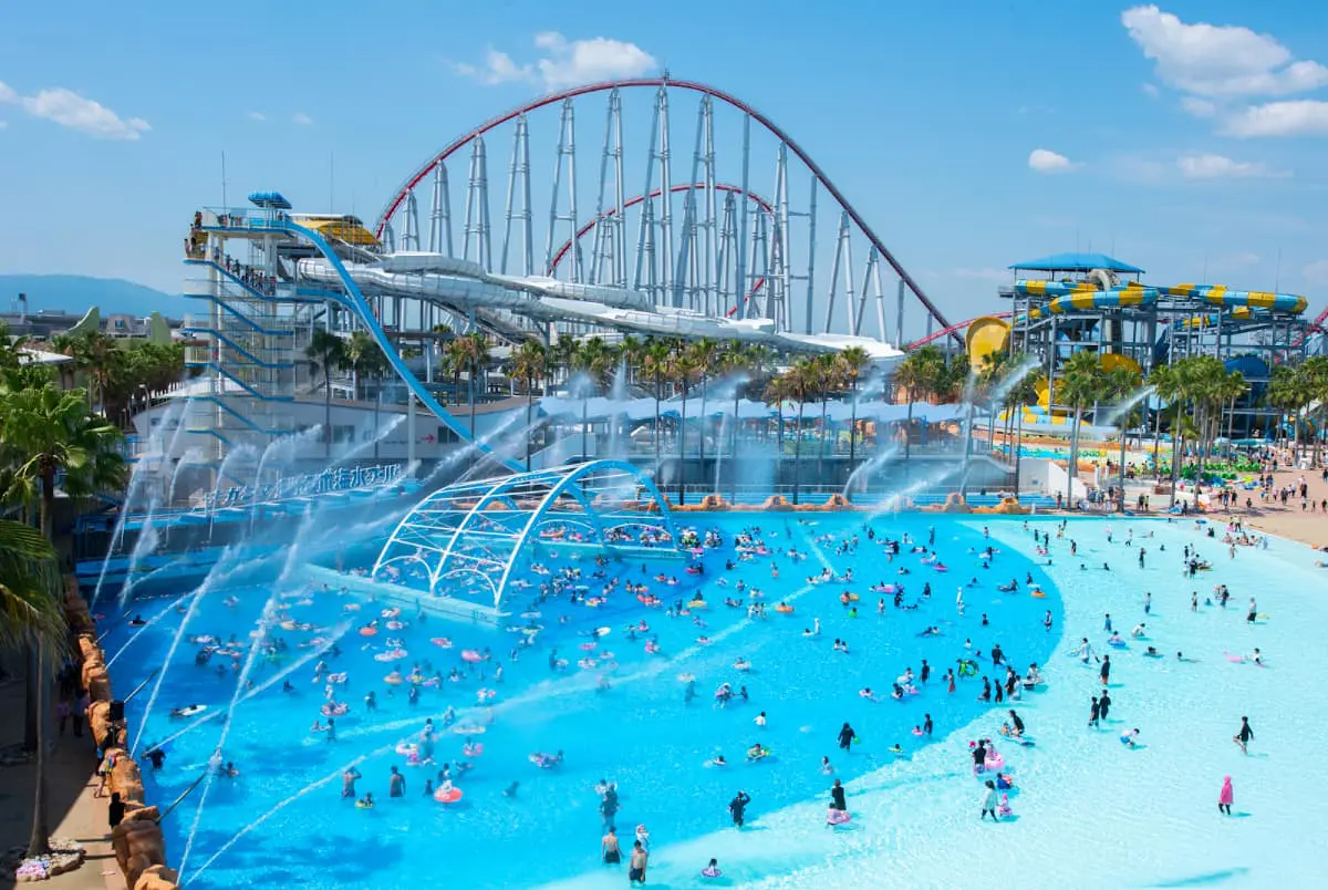 日本最大級の遊園地「ナガシマスパーランド」！絶叫マシンから温泉まで遊び尽くす | らくらく湯旅